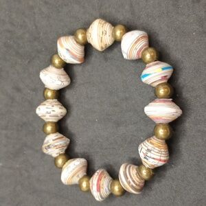 Paper bead stretch bracelet